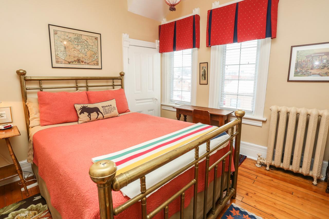 Danby House Bed & Breakfast Markdale Exterior photo